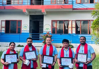 दमौली माध्यमिक विद्यालयका प्रिन्सिपलसहित शिक्षकहरू सम्मानित