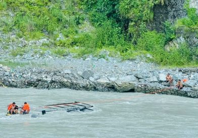 सेती नदीको बहावमा कालिका हाइड्रोपावरको ट्रिपर बेपत्ता, चालकको खोजी कार्य जारी