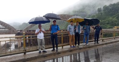 तनहुँमा पृथ्वी राजमार्गको जोखिमपूर्ण क्षेत्रको अनुगमन: उच्च सतर्कता अपनाउन प्रमुख जिल्ला अधिकारी शिवलाल तिवारीको अपिल