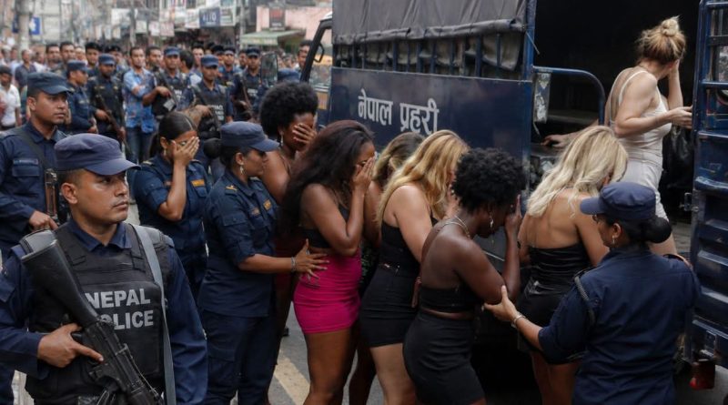 ठमेलमा पुरुषलाई दुःख दिने ९ जना विदेशी महिला पक्राउ ठमेलमा पुरुषलाई दुःख दिने ९ जना विदेशी महिला पक्राउ