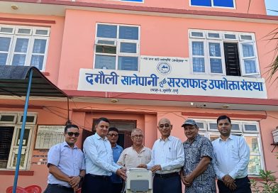 ग्रिन डेभलपमेन्ट बैंकको १४औँ वार्षिकोत्सवमा दमौली खानेपानीलाई वाटर डिस्पेन्सर हस्तान्तरण